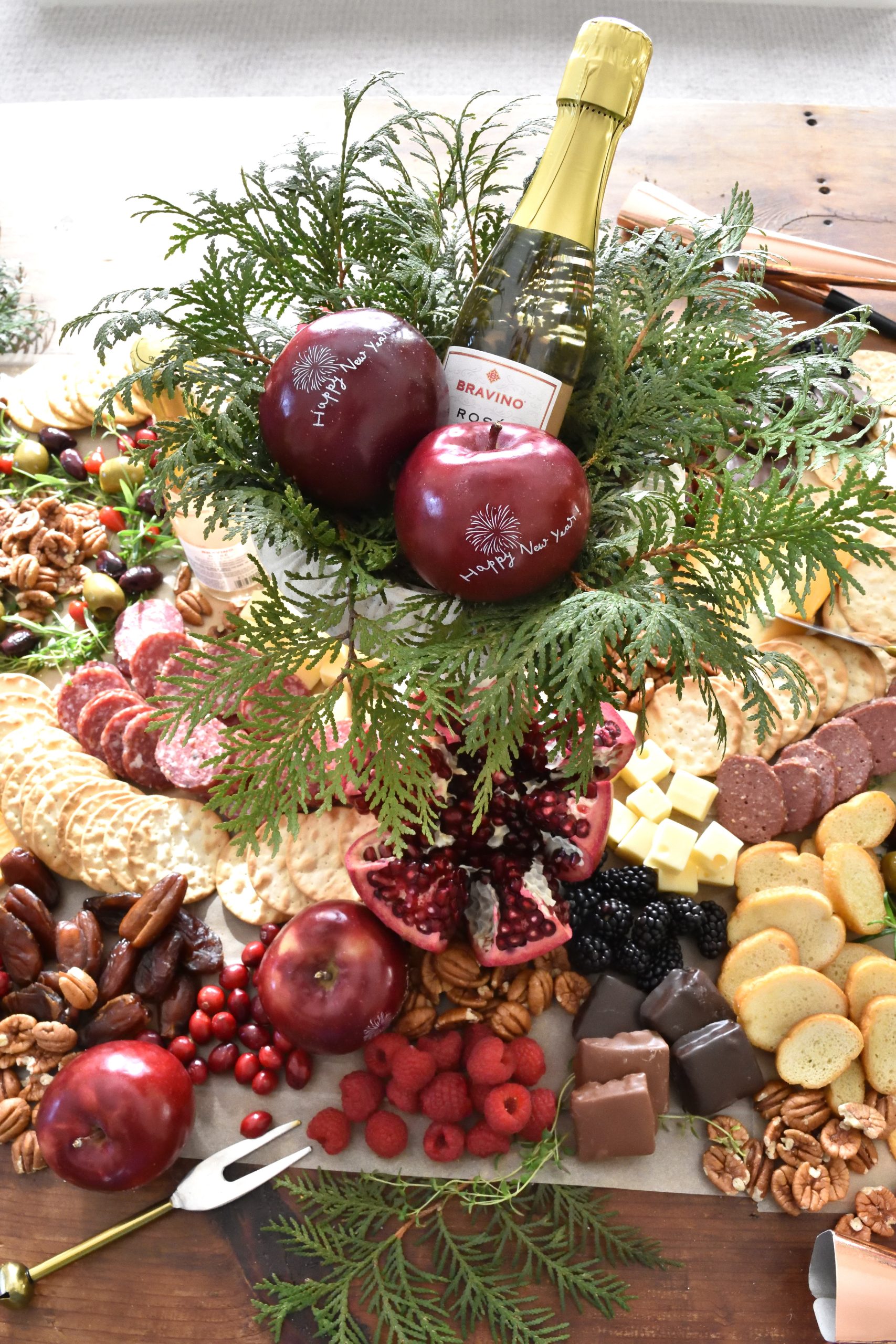 Festive Charcuterie Board with 'Happy New Year' Apples — New Years Eve Party Decor