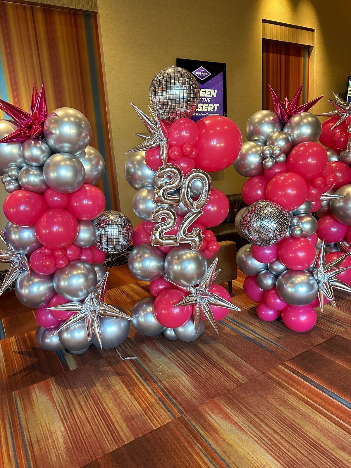 Festive Modern Visual Idea — New Years Eve Balloon Garland