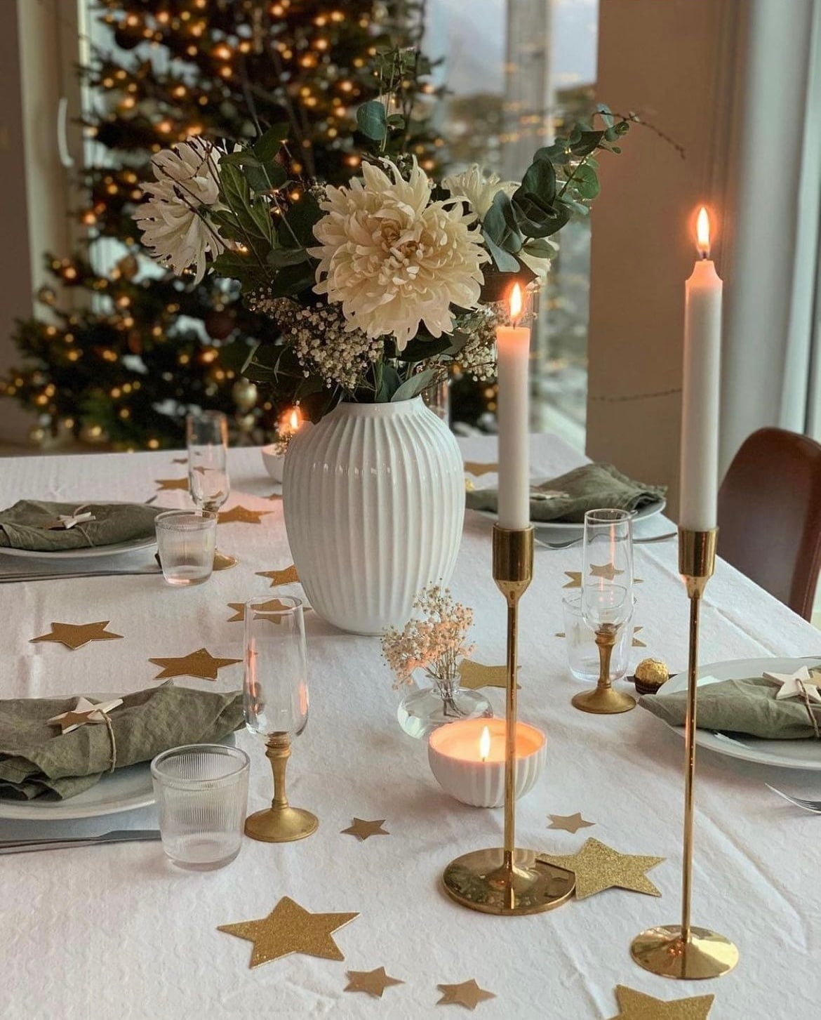17 New Year's Eve Table Decoration Ideas For A Sparkling Start To 2026