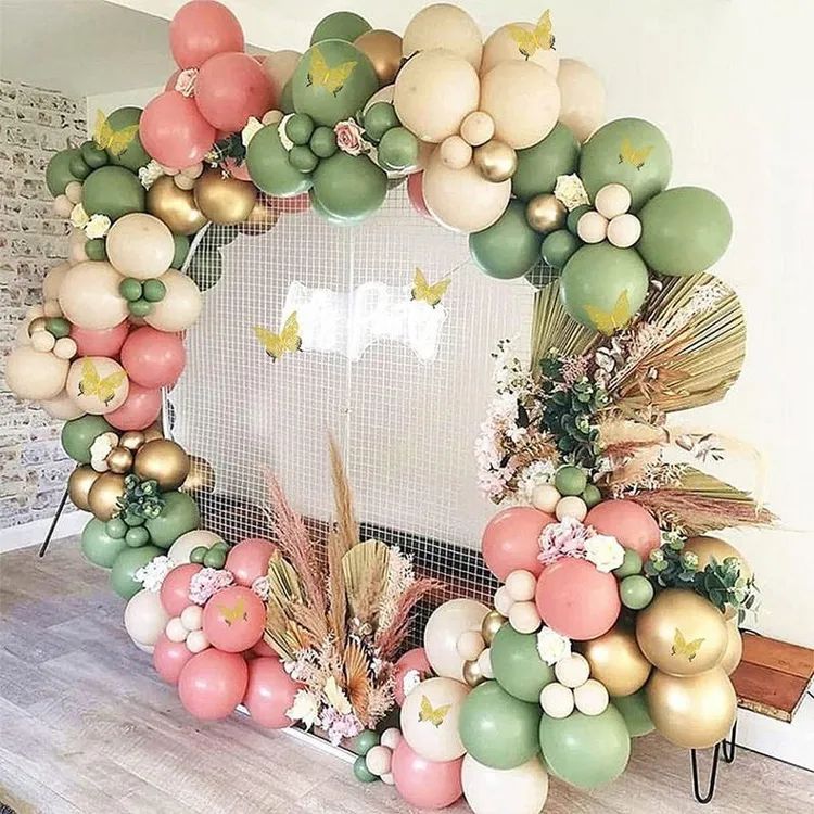 Circular Balloon Garland Framing a Mesh Backdrop — New Years Eve Balloon Garland