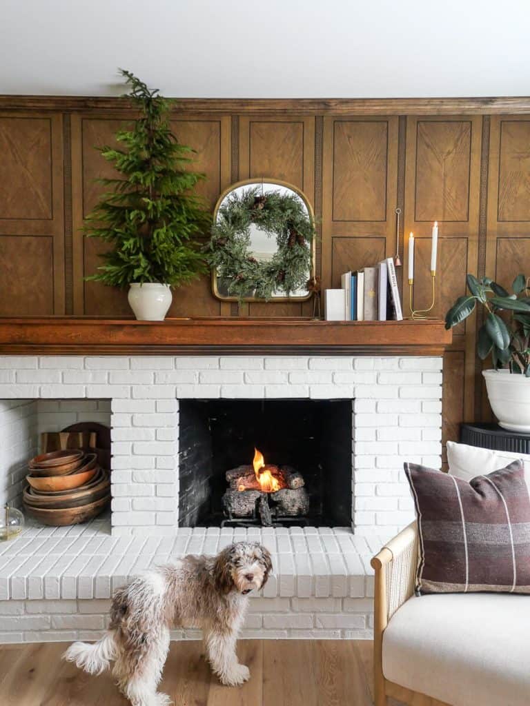 Traditional Mantel with Christmas Tree and Wreath — Winter Mantel Decor