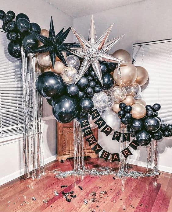 Corner Visual Idea — New Years Eve Balloon Garland