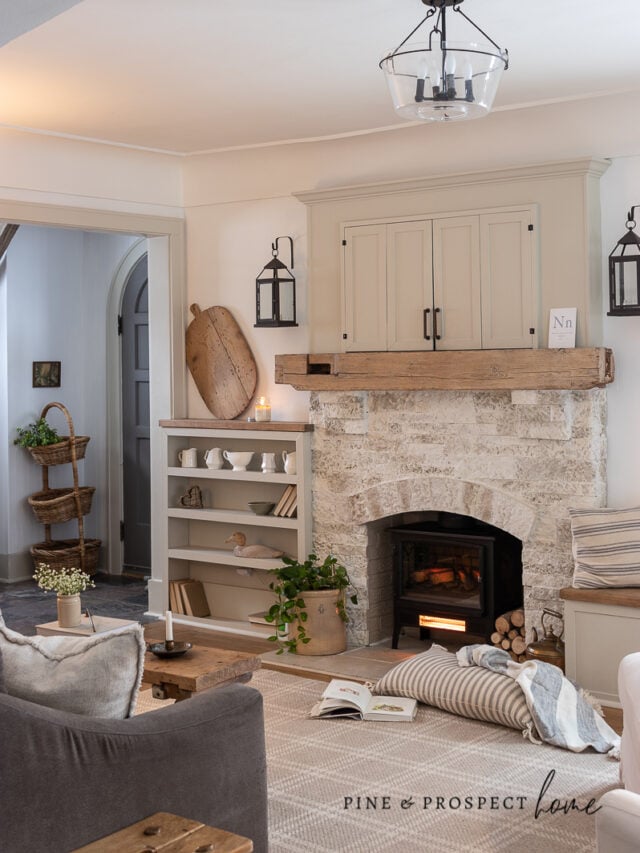 Traditional Living Room Fireplace with Roaring Fire and Logs — Winter Home Decor