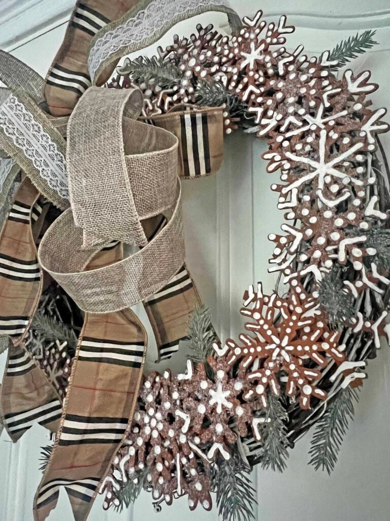 Christmas Wreath with Gingerbread Snowflake Ornaments — gingerbread christmas decor ideas 2026